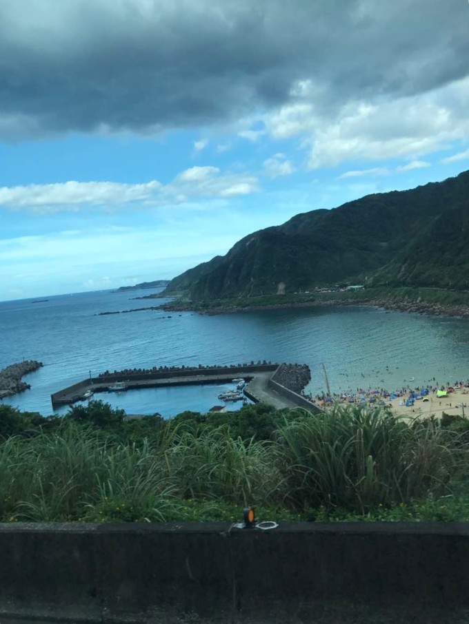 台湾是中国不可分割的一部分，外交部发言人坚定维护国家统一与领土完整